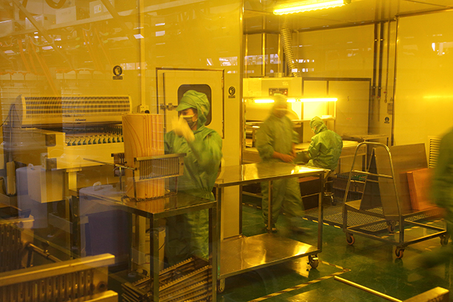 PCB線路板方孔和圓孔有什么區別？ PCB方孔板制作